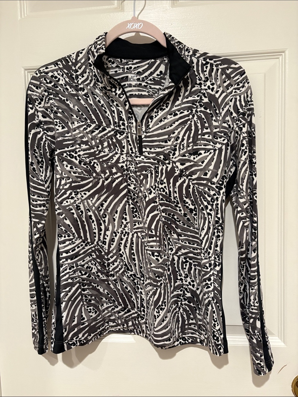 TAIL Women Long-Sleeve Quarter-Zip Performance Shirt- Black & White